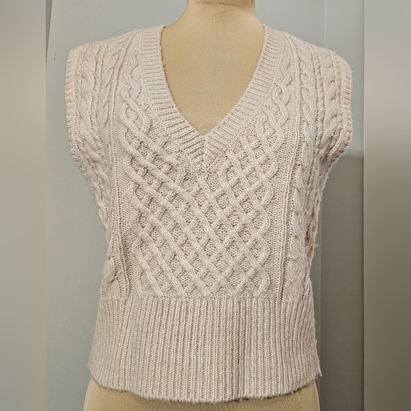 rag & bone Sweaters - rag & bone NWOT Beige Elizabeth Cable Knit V-Neck Sweater Vest SZ L